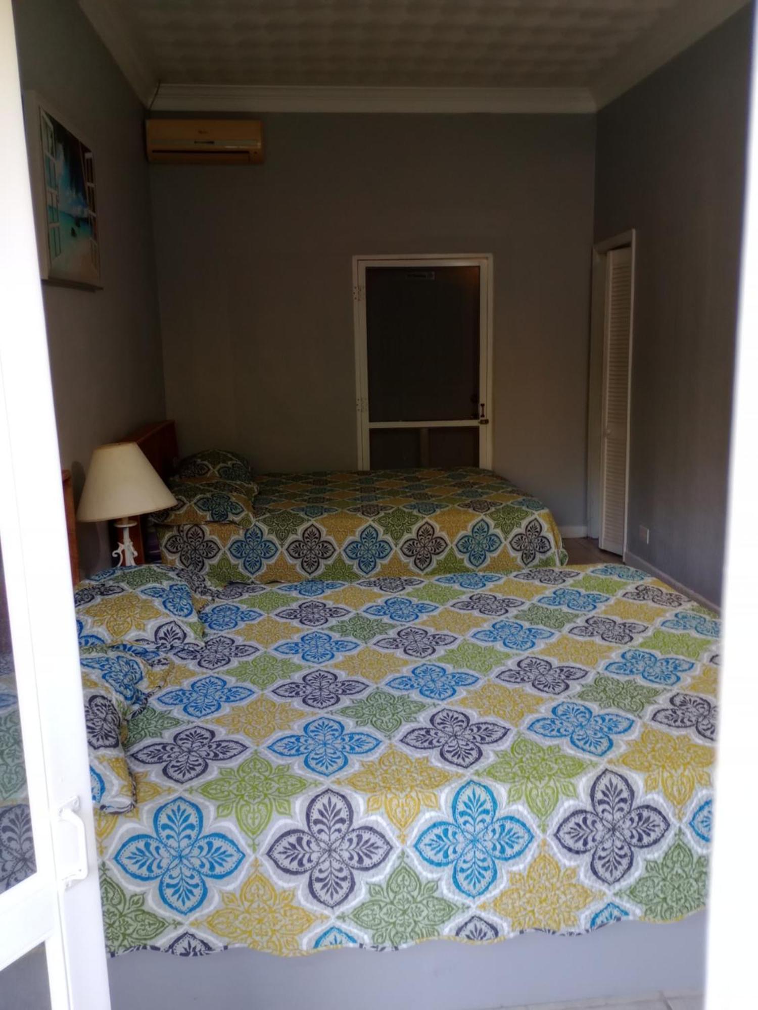 Surfers Manor Motel Gregory Town エクステリア 写真