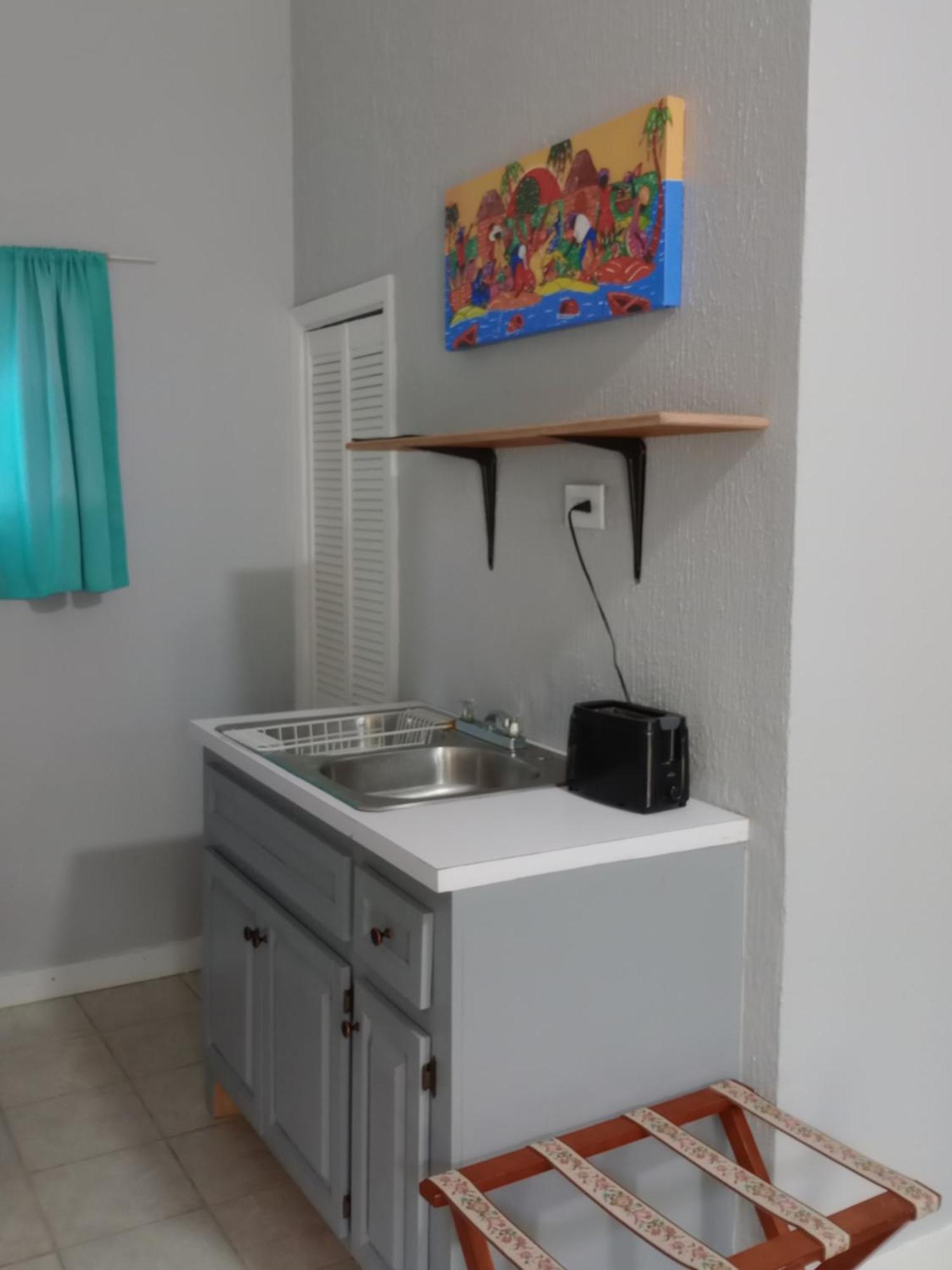 Surfers Manor Motel Gregory Town エクステリア 写真