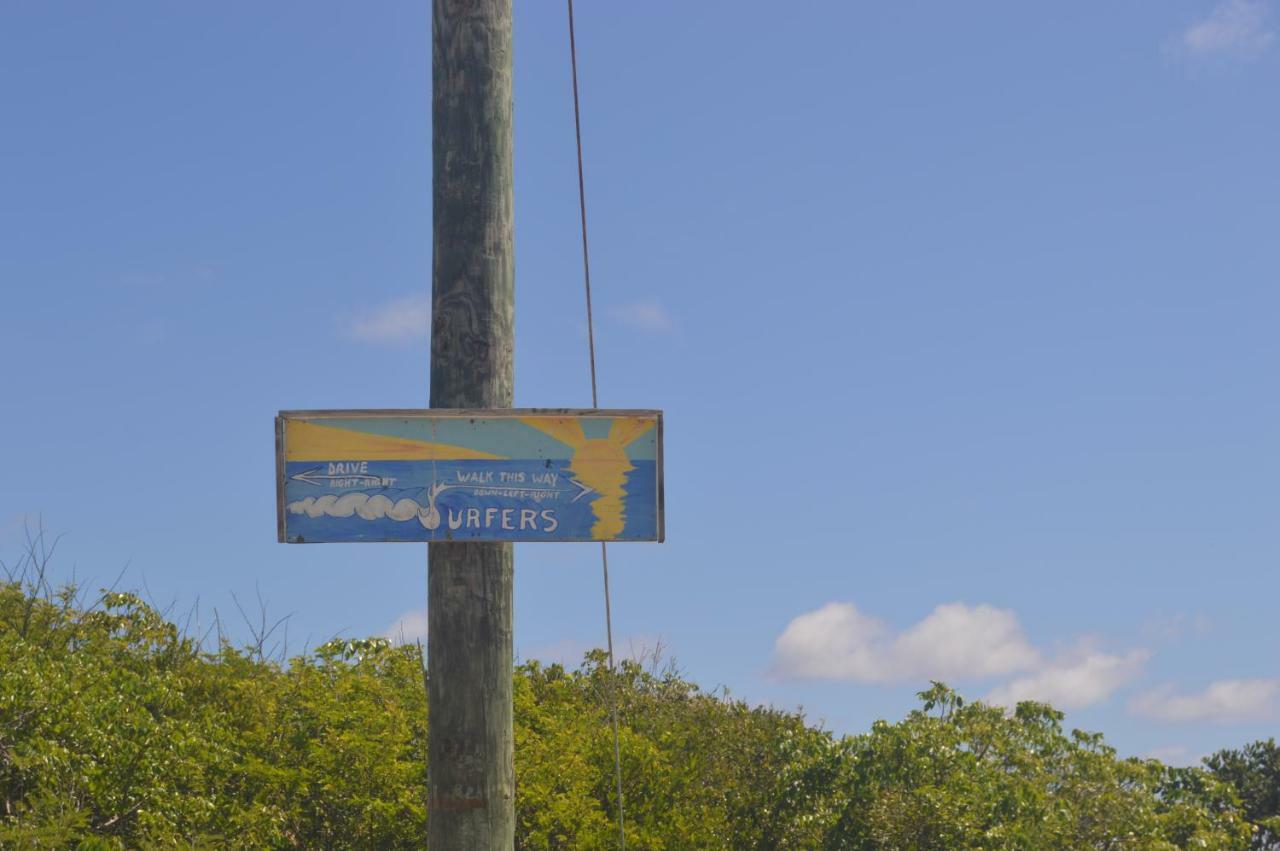 Surfers Manor Motel Gregory Town エクステリア 写真